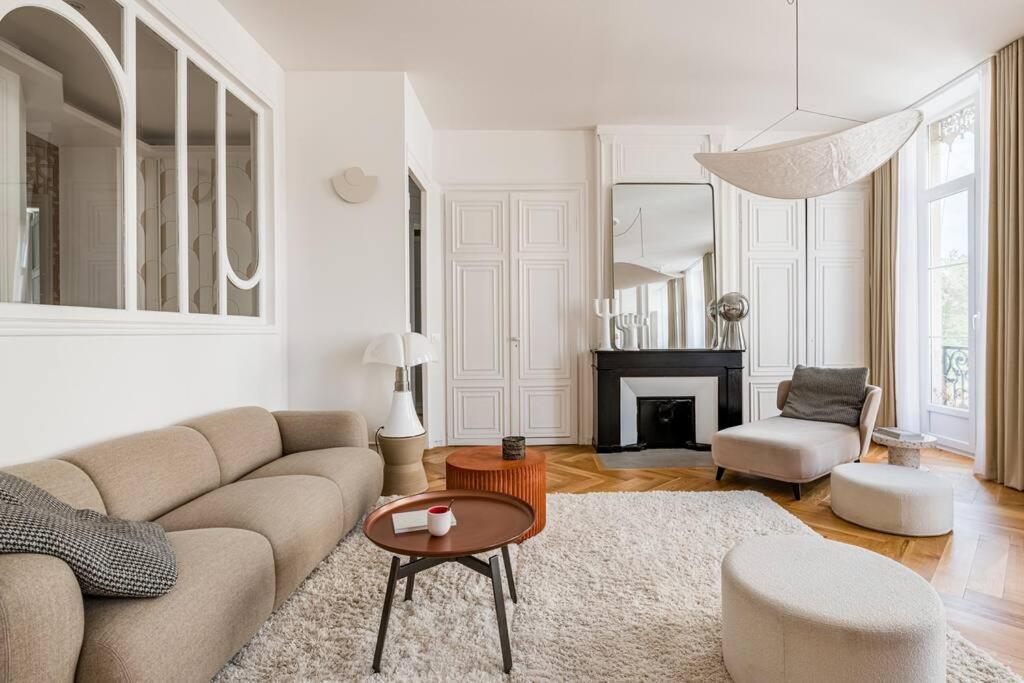 Beige Hospitalite - Apotheose Luxueux- 3 Chambres - Parking Prive Saint-Etienne  Exterior foto
